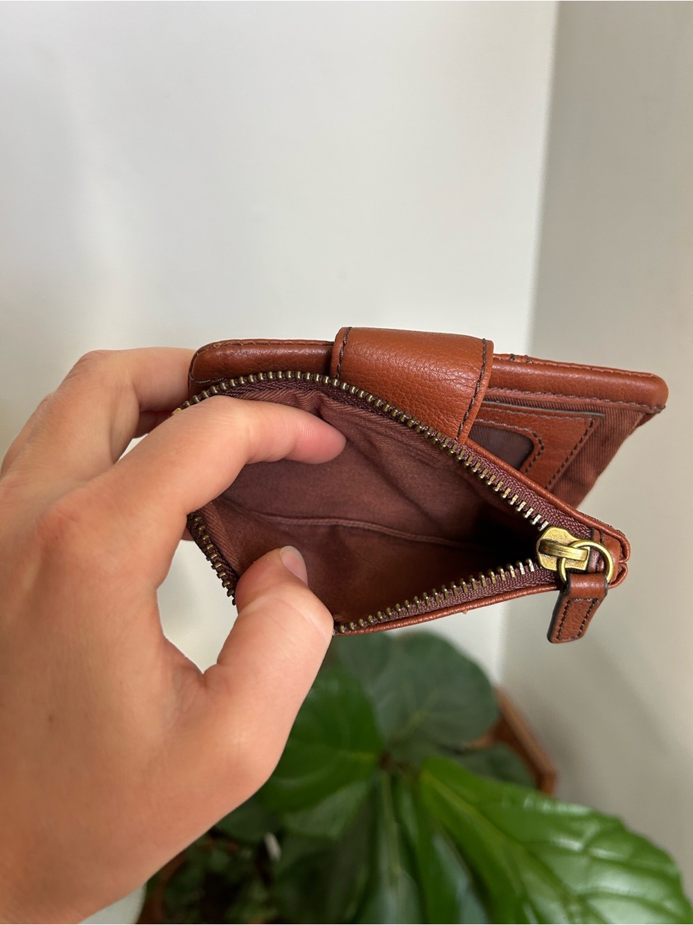 Fossil Brown Leather Zip Card Wallet - Picture 3 of 8